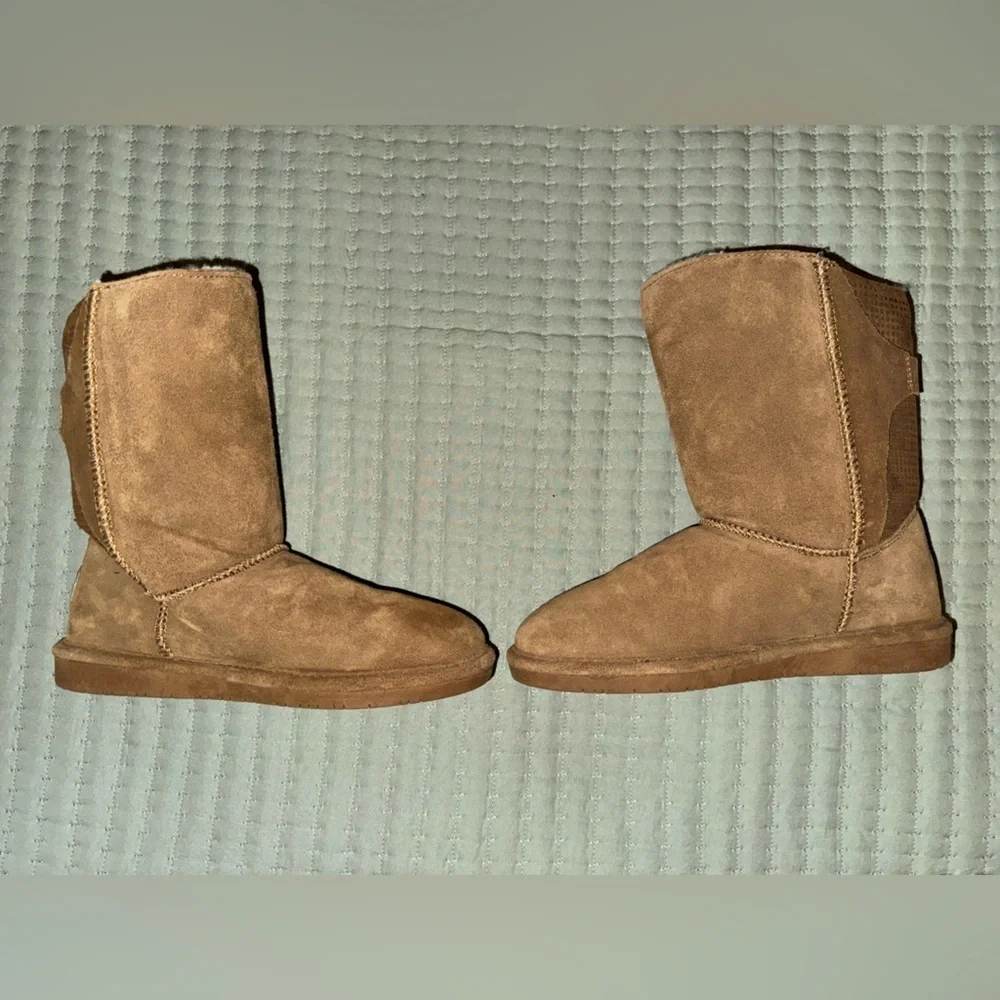 Bear Paw buckle back boots. Only worn twice. Size women’s 9